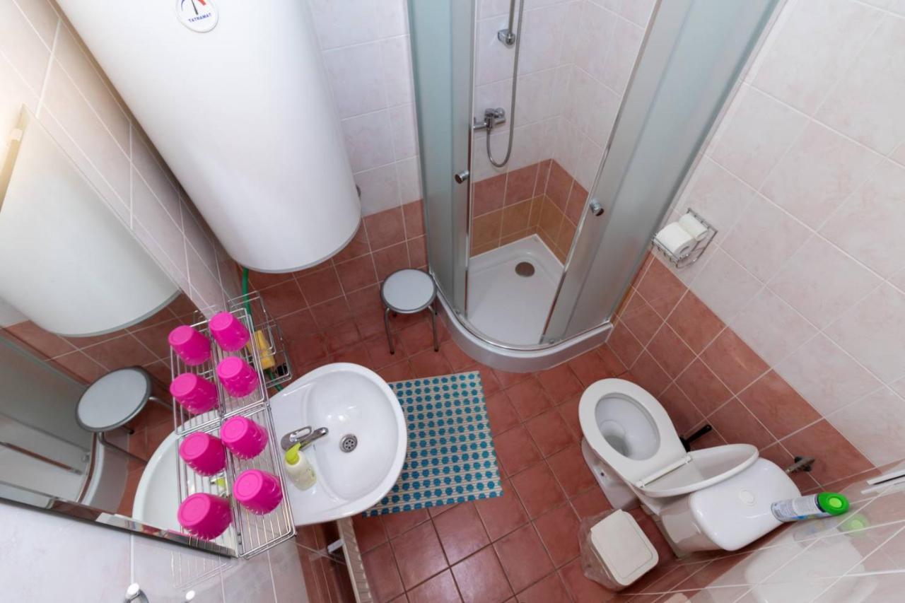 Family Apartments Доновали Екстериор снимка