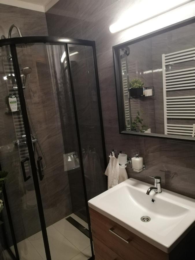 Family Apartments Доновали Екстериор снимка
