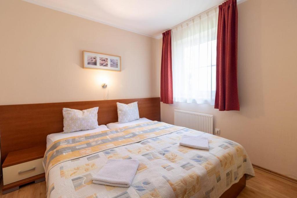 Family Apartments Доновали Екстериор снимка