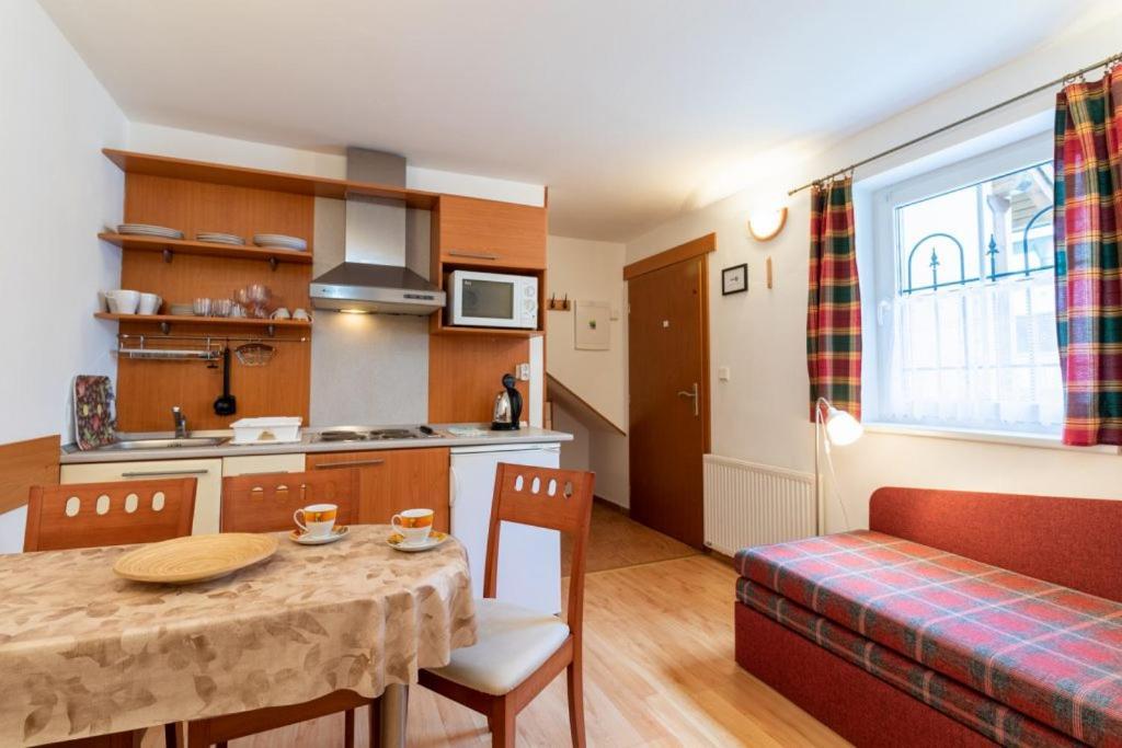 Family Apartments Доновали Екстериор снимка