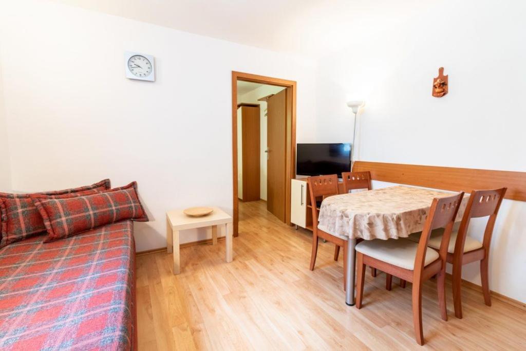 Family Apartments Доновали Екстериор снимка